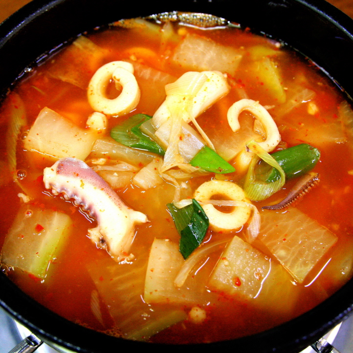 얼큰한 오징어무국 (900g)